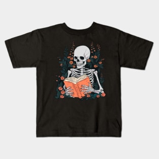 Book Aesthetic Skeleton, Reading til death. Kids T-Shirt